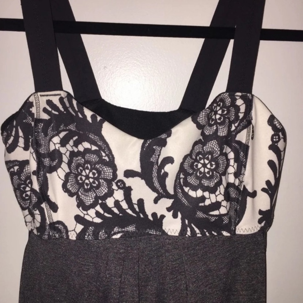 Lululemon RUN Back on Track Gray Tank - Picture 4 of 5